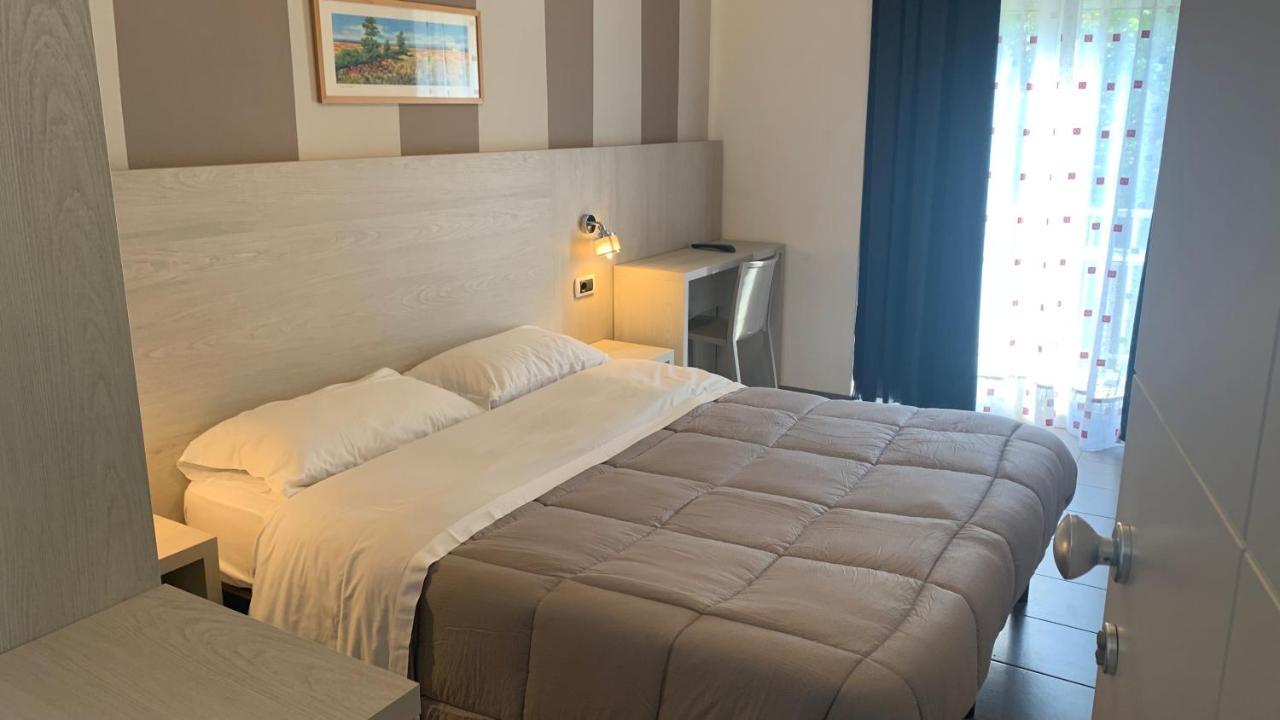 Hotel Abamar Римини Экстерьер фото